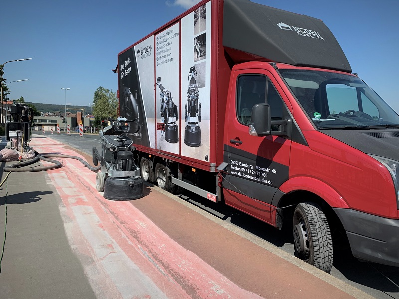 Schleifen, Kugelstrahlen und Stocken von Boden aus Beton und Estrich